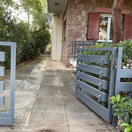Apartment 2bdrm Glyfada - Jacuzzi, Garden & Parking Athens