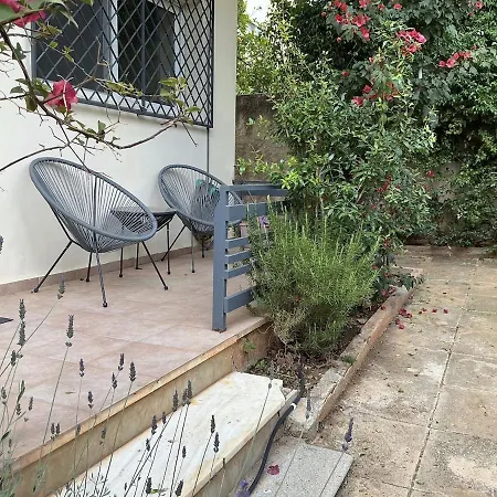 Apartment 2bdrm Glyfada - Jacuzzi, Garden & Parking